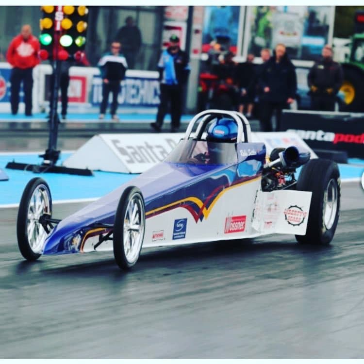 Robin Sattlers Dragster an der Startlinie bei grüner Ampel